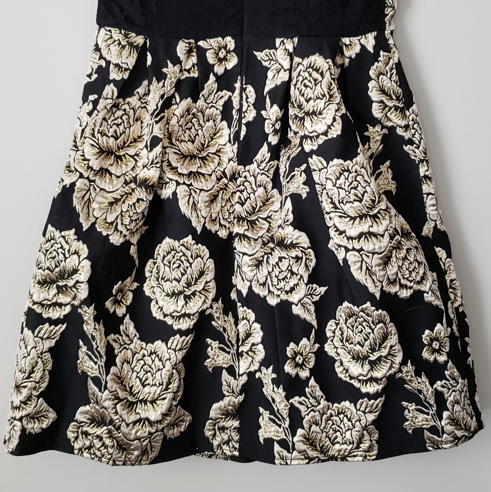Soieblu • Modcloth Floral Design Metallic Dress - Picture 8 of 9